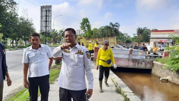 Kata Kadis PUPR Pekanbaru, Pengerukan Parit Dilakukan Sekali dalam Dua Bulan