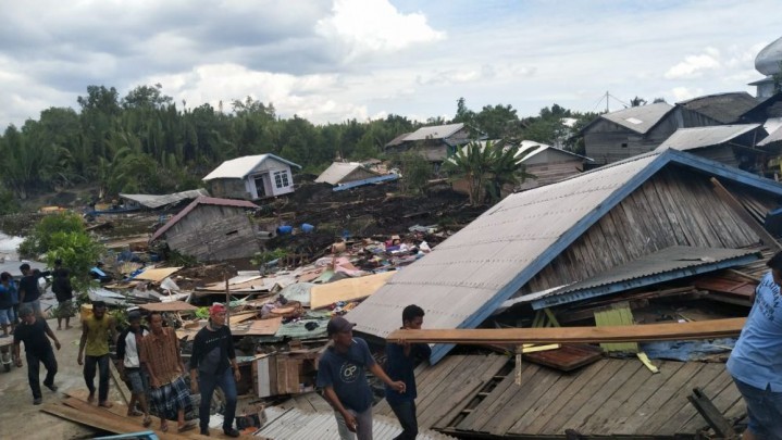 Longsor, Belasan Rumah di Enok Inhil Rusak Parah