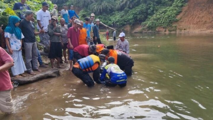 Remaja Hilang Sejak Selasa di Sungai Ganting Kubang Pesisir Selatan, Ditemukan tak Bernyawa