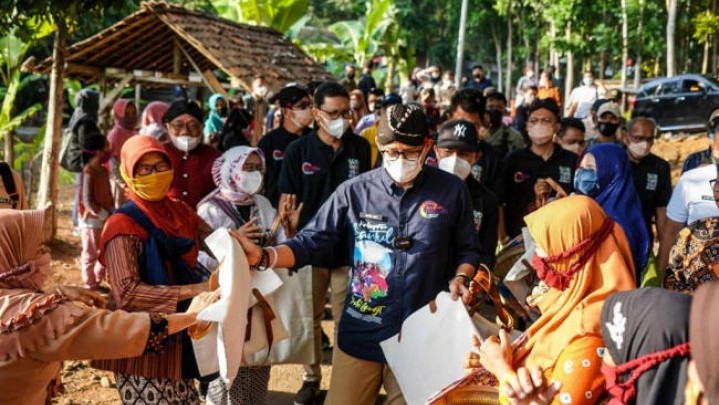 Menteri Sandiaga Sebut Sektor Pariwisata Penyumbang Sektor Ekonomi Kedua Menteri Sandiaga Sebut Sektor Pariwisata Penyumbang Sektor Ekonomi Kedua