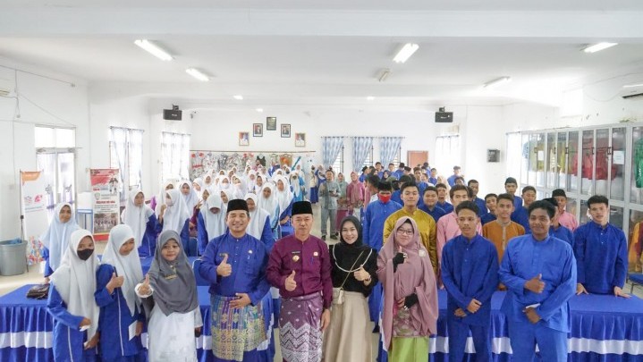 Tahun Baru Islam, Bupati Rohil Santuni Anak Yatim di SMAN 1 Bangko