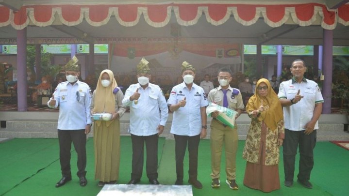 SMA 1 Pekanbaru Ulang Tahun ke-67, Gubri: Terima Kasih Atas Sumbangsihnya