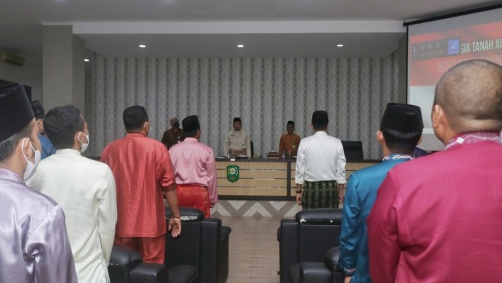 Masalah Kemiskinan di Siak Kata Wabup Husni Terjawab dengan Aplikasi SEPAKAT Masalah Kemiskinan di Siak Kata Wabup Husni Terjawab dengan Aplikasi SEPAKAT