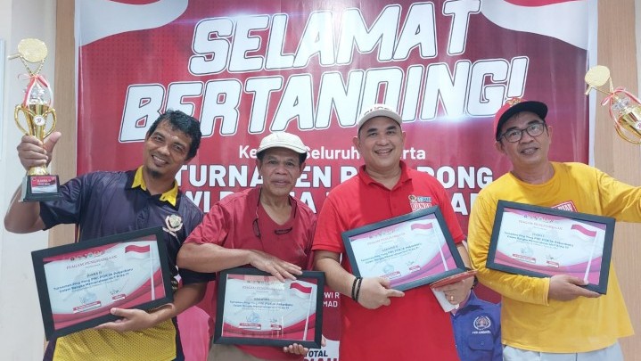 Meriahkan HUT RI Ke-77, Turnamen Ping Pong PWI Pokja Pekanbaru Sukses Digelar Meriahkan HUT RI Ke-77, Turnamen Ping Pong PWI Pokja Pekanbaru Sukses Digelar