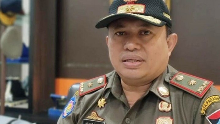 Kasatpol PP Bantah Anggotanya Arogan Saat Penertiban Pedagang di Pantai Padang