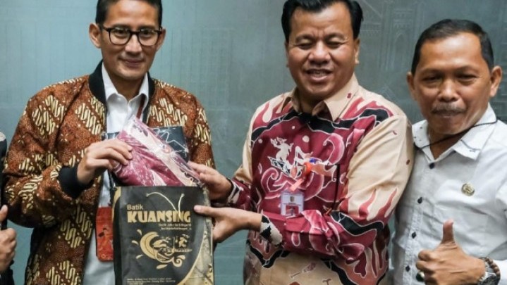 Besok Menteri Sandiaga Uno Buka Festival Pacu Jalur di Teluk Kuantan