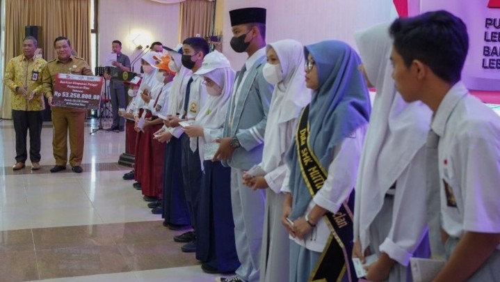 Program Kejar, Kini 43,17 Pelajar di Riau Punya Rekening Program Kejar, Kini 43,17 Pelajar di Riau Punya Rekening