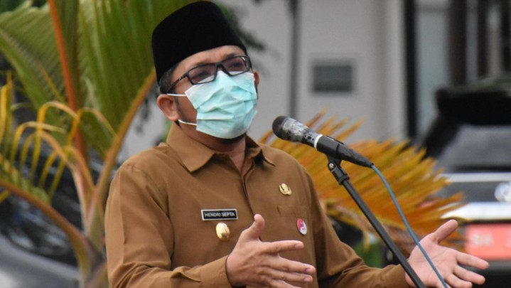 Masalah Guru Honorer, DPRD Padang Ajukan Interpelasi pada Wako Hendri Septa Masalah Guru Honorer, DPRD Padang Ajukan Interpelasi pada Wako Hendri Septa