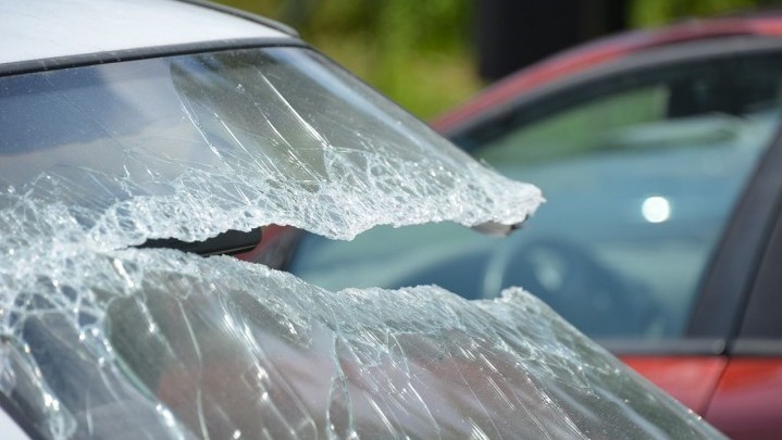 Kaca Mobil Dipecah, Dompet hingga Laptop Kepala BPR Bintan Raib