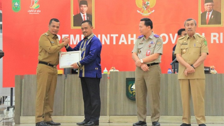 Pemko Pekanbaru Dapat Penghargaan KPK Pemko Pekanbaru Dapat Penghargaan KPK
