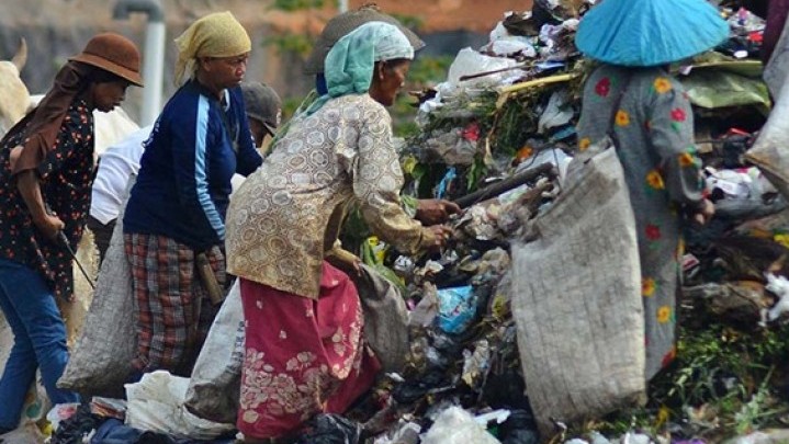 Wacana Orang Miskin 'Digaji' Rp1 Juta per Bulan Wacana Orang Miskin 'Digaji' Rp1 Juta per Bulan