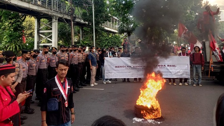 GMNI Tegas Tolak Kenaikan Harga BBM GMNI Tegas Tolak Kenaikan Harga BBM