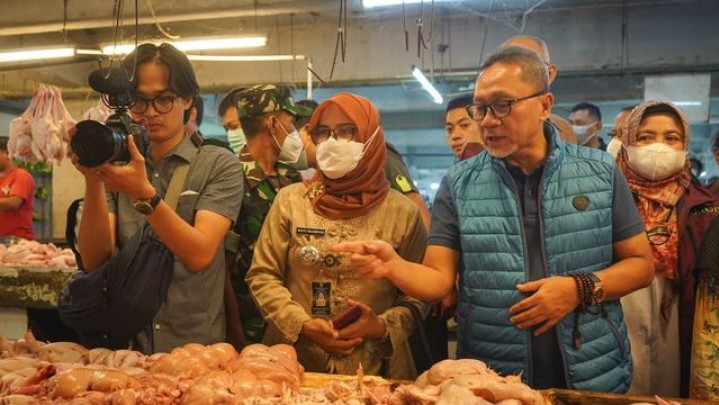 Empat Perusahaan Besar Akan Dipanggil Terkait Harga Ayam Empat Perusahaan Besar Akan Dipanggil Terkait Harga Ayam