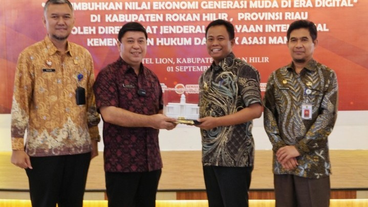 Produk UMKM Rohil Didorong Kemenkumhan untuk Didaftarkan Produk UMKM Rohil Didorong Kemenkumhan untuk Didaftarkan