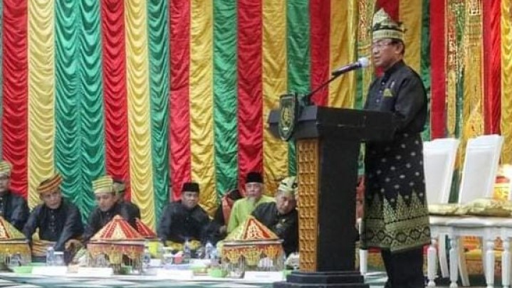 Prosesi Tepuk Tepung Tawar Bagi Pejabat Baru Forkopimda di Inhil Prosesi Tepuk Tepung Tawar Bagi Pejabat Baru Forkopimda di Inhil