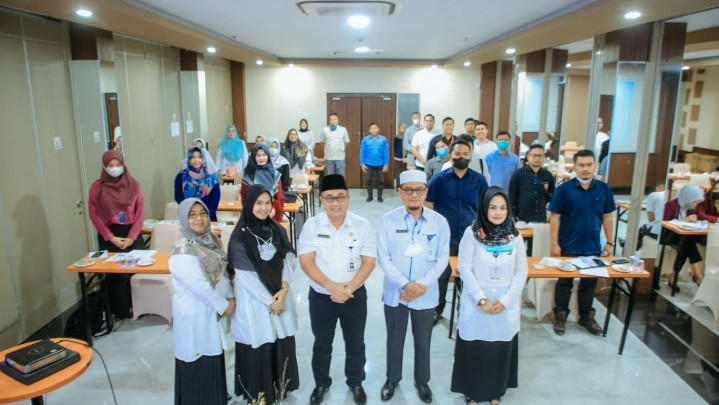 Bimtek Perizinan Berusaha Berbasis Risiko Dibagikan pada Pelaku Usaha di Dumai
