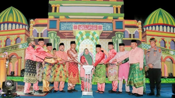 Di MTQ Rupat, Bupati Kasmarni Ingatkan Maju Mundurnya Umat Islam Di MTQ Rupat, Bupati Kasmarni Ingatkan Maju Mundurnya Umat Islam