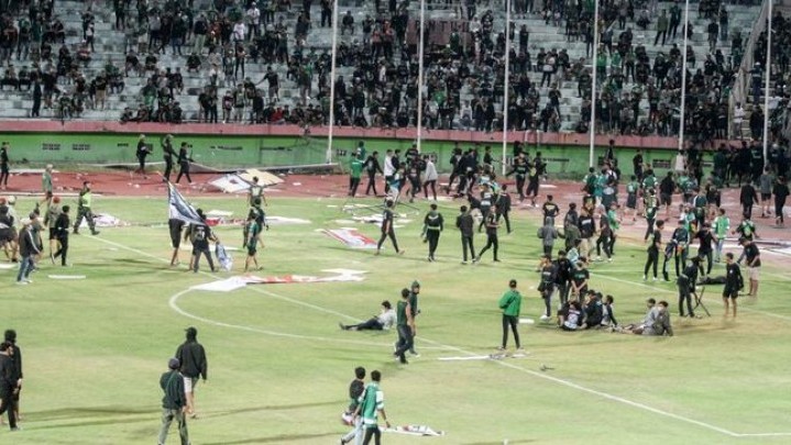 Rusuh Persebaya Akhirnya Dihukum 5 Laga Rusuh Persebaya Akhirnya Dihukum 5 Laga