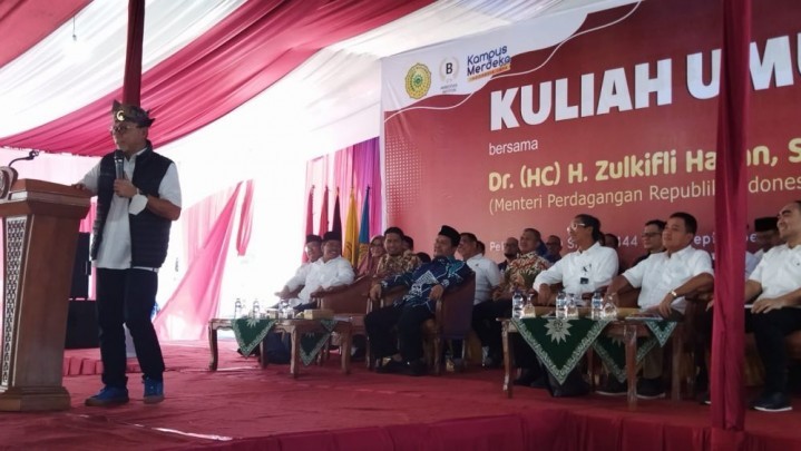 Mendag Zulhas Ingatkan Makna Kehidupan di Kuliah Umum UMRI