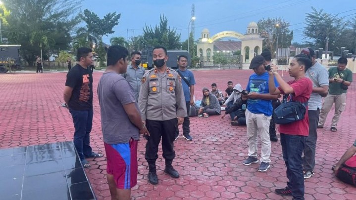 Polres Bengkalis Gagalkan Penyelundupan Puluhan Imigran Ilegal Polres Bengkalis Gagalkan Penyelundupan Puluhan Imigran Ilegal