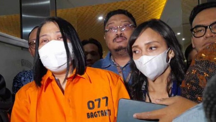 Putri Candrawathi Mengaku Ikhlas Ditahan Putri Candrawathi Mengaku Ikhlas Ditahan
