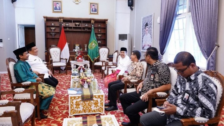 Ahmad Fitri Besok Selesaikan Tugasnya Sebagai Kepala Perwakilan Ombudsman Riau Ahmad Fitri Besok Selesaikan Tugasnya Sebagai Kepala Perwakilan Ombudsman Riau