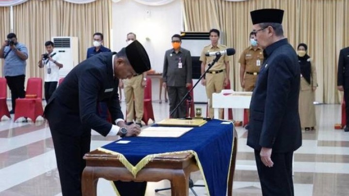 Berikut Pesan Khusus Gubri Syamsuar untuk Dirut RSJ Tampan