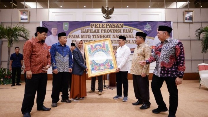 Kafilah Perwakilan Riau Dilepas Menuju MTQ Nasional Kafilah Perwakilan Riau Dilepas Menuju MTQ Nasional