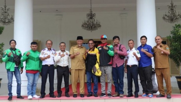 Gubernur Sumbar Diminta Cabut Izin Aplikator yang Tidak Patuhi Regulasi Gubernur Sumbar Diminta Cabut Izin Aplikator yang Tidak Patuhi Regulasi