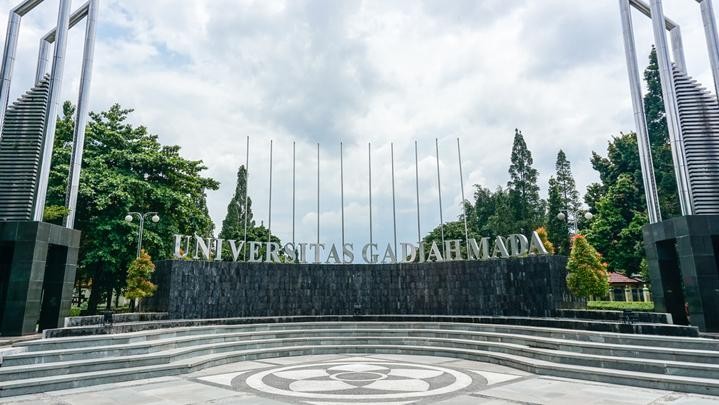 Ini Pengakuan Rektor UGM: Presiden Jokowi Lulus Fakultas Kehutanan Tahun 1985