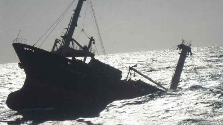 Kapal yang Ditumpangi Terbalik, 76 Orang Tewas Tenggelam Kapal yang Ditumpangi Terbalik, 76 Orang Tewas Tenggelam