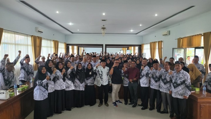 Hadirnya LKBH PGRI Kampar Agar Guru Lebih Terlindungi Hadirnya LKBH PGRI Kampar Agar Guru Lebih Terlindungi