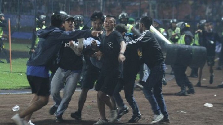 Jadi Tersangka, Ketua Panitia Laga Arema Vs Persebaya Minta Ketua PSSI Ikut Tanggung Jawab Jadi Tersangka, Ketua Panitia Laga Arema Vs Persebaya Minta Ketua PSSI Ikut Tanggung Jawab