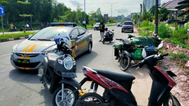 Di Atas Becak Motor, Sugiono Warga Batuampar Ditemukan Tak Bernyawa Di Atas Becak Motor, Sugiono Warga Batuampar Ditemukan Tak Bernyawa