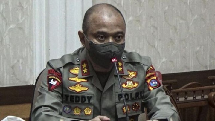 Klaim Irjen Teddy Rugi Rp20 M Saat Operasi Narkoba di Laut Cina Selatan Klaim Irjen Teddy Rugi Rp20 M Saat Operasi Narkoba di Laut Cina Selatan