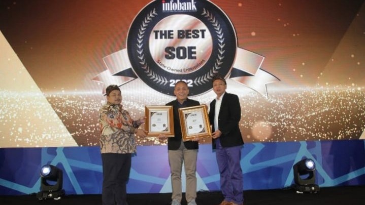 Sukses Lakukan Beragam Transformasi, PTPN V Dianugerahi The Best SOE 2022 Sukses Lakukan Beragam Transformasi, PTPN V Dianugerahi The Best SOE 2022