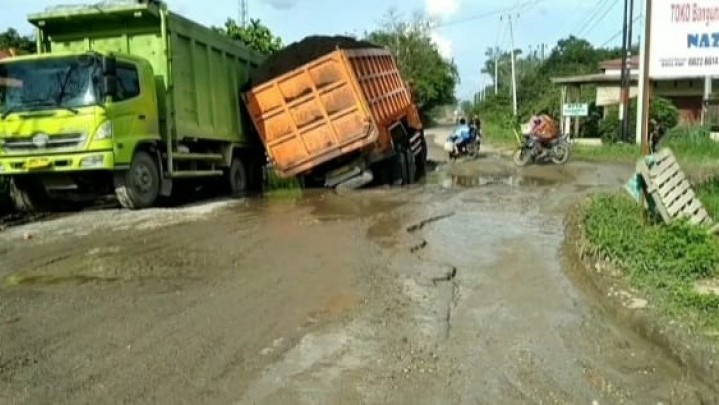 Sekdaprov Riau Mengaku Dengar Aspirasi Kerusakan Parah Jalan Inhu-Kuansing