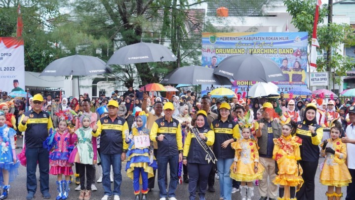 Festival Drumband Digelar dalam Rangkaian Acara HUT Rohil ke-23 Festival Drumband Digelar dalam Rangkaian Acara HUT Rohil ke-23