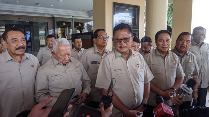Ada Pembahasan Penting, 7 Mantan Kapolri Temui Listyo Sigit Ada Pembahasan Penting, 7 Mantan Kapolri Temui Listyo Sigit