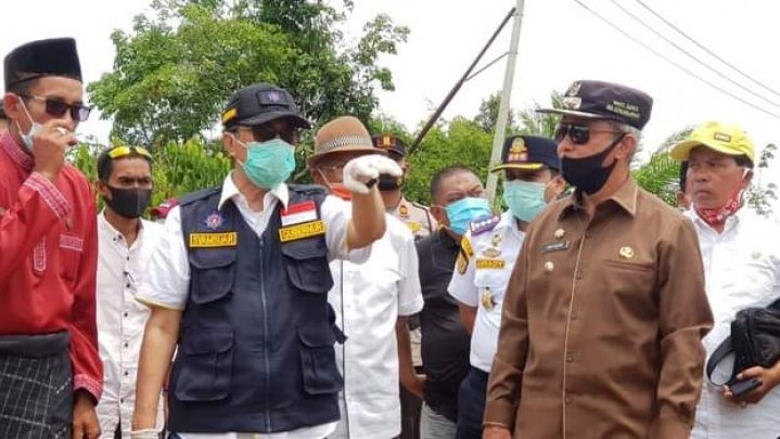 Gubri Tinjau Kegiatan Padat Karya yang Libatkan Warga