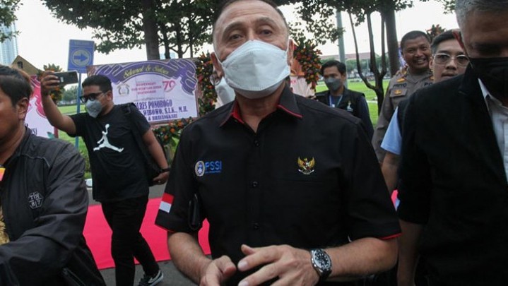 Berikut Penjelasan Ketum PSSI Usai 5 Jam Diperiksa di Polda Jatim Berikut Penjelasan Ketum PSSI Usai 5 Jam Diperiksa di Polda Jatim