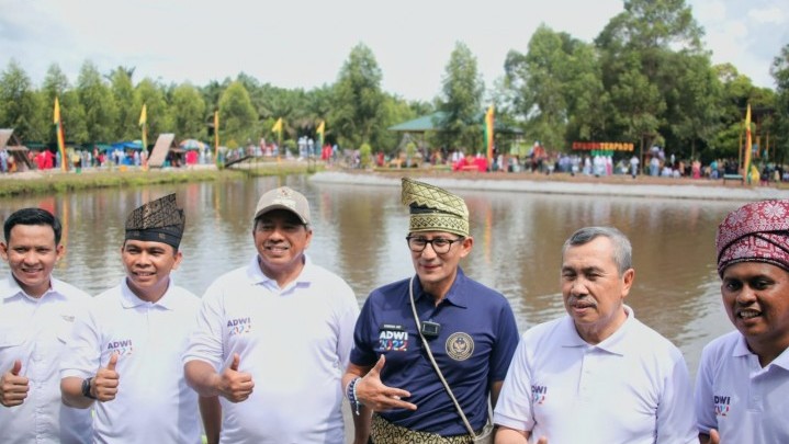 Gubri Minta Desa Lain Tiru Prestasi Kampung Dayun Juara 1 ADWI