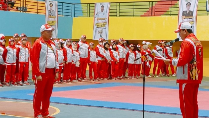 Atlet Kuansing untuk Porprov Dilepas, Plt Bupati Minta Prestasi Atlet Kuansing untuk Porprov Dilepas, Plt Bupati Minta Prestasi