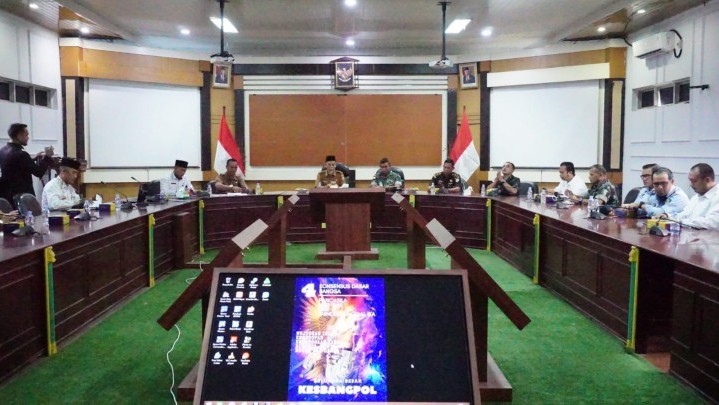Pemko Dumai Bentuk Tim Terpadu Antisipasi Maraknya Gelper Pemko Dumai Bentuk Tim Terpadu Antisipasi Maraknya Gelper