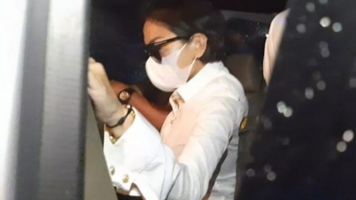 Nikita Mirzani Terancam 12 Tahun Penjara Nikita Mirzani Terancam 12 Tahun Penjara