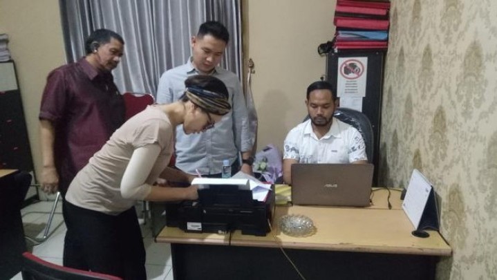 Tidur Pakai Matras Tipis di Rutan, Nikita Mirzani Sakit Punggung Tidur Pakai Matras Tipis di Rutan, Nikita Mirzani Sakit Punggung