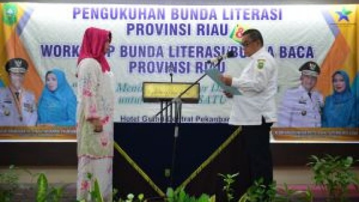 Misnarni Syamsuar Dipercaya Sebagai Bunda Literasi Riau Misnarni Syamsuar Dipercaya Sebagai Bunda Literasi Riau