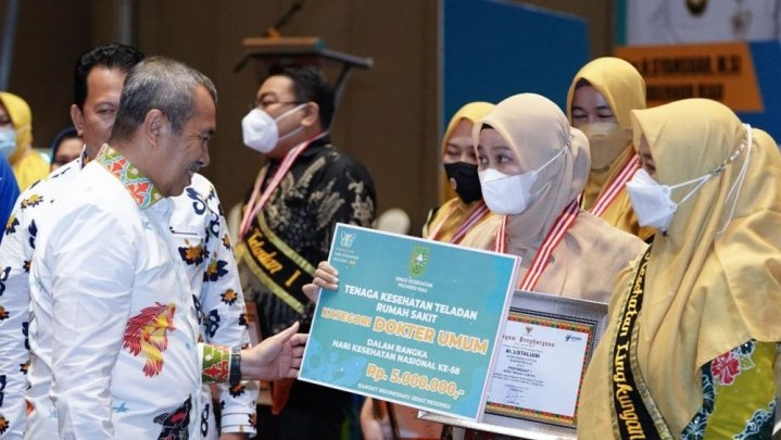 Isadora Winangun SKM, dari PKM Kota Baru, Indragiri Hulu Jadi Nakes Teladan Riau 2022