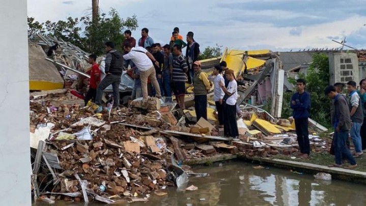 Bupati Cianjur: Korban Meninggal 56, 40 Diantaranya Anak-anak Bupati Cianjur: Korban Meninggal 56, 40 Diantaranya Anak-anak
