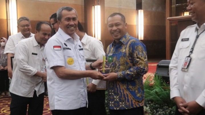 Pemkab Bengkalis Raih Penghargaan Riau Investment Award